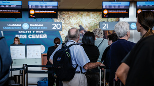 Módosították az utasbiztosítási feltételeket, tisztázódtak a járatkésések és ellátási feltételek