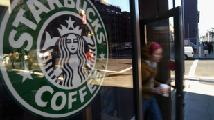 Sztrájkkal fenyegetőznek a Starbucks dolgozói az ünnepi főszezon előtt