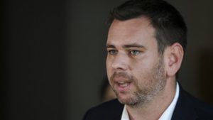 Vitézy Dávid szerint Lázár János hamis statisztikai adatokkal ver át mindenkit