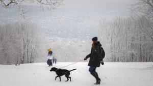Kiadták a figyelmeztetést, pénteken akár havazhat is
