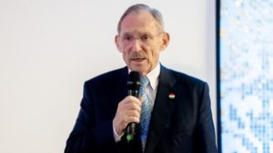 Egészségügy-átalakítás: 230 milliárd a kórházi adósságokra, az orvosok fele nem jár be