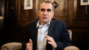 Művészet, dohányfüst és kvantumszámítógépek a magyar tudomány csúcsán