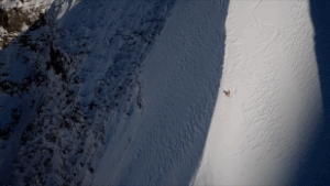 Történelmet írt a hegymászó, aki az Everest legveszélyesebb szakaszán síelt le