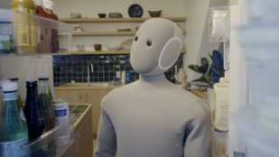 Mos, takarít, de még társalog is velünk a jövő háztartási robotja