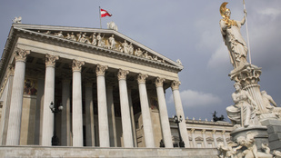 „Külpolitikai időzített bomba” – parlamenti vizsgálat indul Bécsben a Tisza Párt támogatásáról