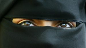 Kényszerházasságba taszították 12 évesen, férje meggyilkolásáért végezhetik ki az iráni nőt