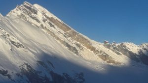 Legalább hét hegymászó meghalt a nepáli lavinában, figyelmeztették őket a közelgő monszunra