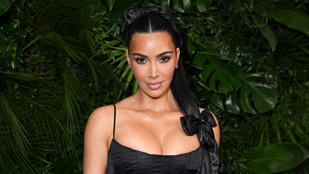 Úgy bukdácsol Kim Kardashian a jogi egyetemen, mintha tűsarkúban mászna hegyet