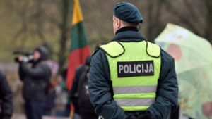 Új szintre lépett a cigarettacsempészet, trükkös módszerrel árasztják el Európát az illegális szállítmányok