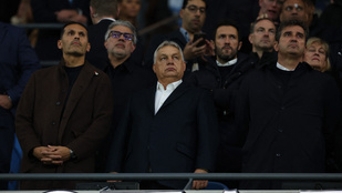 Fapados gépen fotózták le Orbán Viktort és Schmidt Máriát