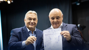 Rónai Egon jótékonysági célból eladná Orbán Viktor firkálását