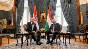 Sulyok Tamás a Sándor-palotában fogadta Horvátország államfőjét