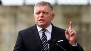 Kivonultak a diákok Robert Fico előadásáról, miután közölte, hogy menjenek Ukrajnába harcolni, ha olyan nagy hősök