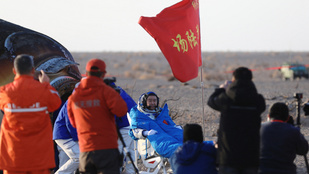 Sikeresen hazatértek a korábban űrben rekedt kínai űrhajósok