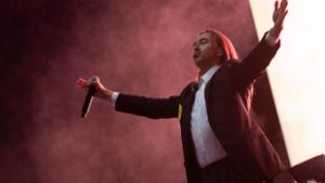 Olyan történt Budapesten, hogy még a nők bajsza is kinőtt