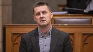 Hideg zuhany a Tisza Pártnak, ismét elindul a zsinórban háromszor egyéni körzetben diadalmaskodó képviselő