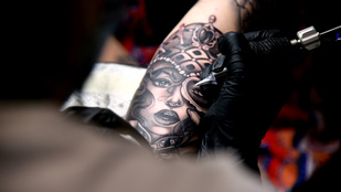 Komoly összefüggést találtak a bőrrák és a tetoválások között