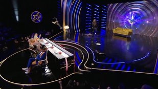 Botrány a Csillag születikben, egy gitárt vágtak a zsűritagokhoz