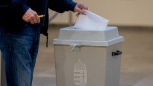 Volt híradós nyerne mandátumot a Fidesznek, több választókerületben is nagy nevek indulnak