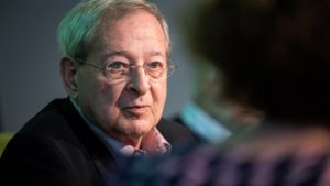 Nádas Péter könyörtelenül mesél halott barátairól