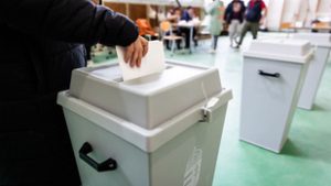 Medián: a szavazók minden korábbinál durvábbnak látják a 2026-os választási kampányt