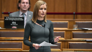 Dúró Dóra nem akar AI-t az általános iskolák tantermeiben, Palkovics László vitára hívta