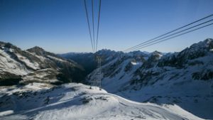 Síelőket temetett maga alá egy lavina Ausztriában