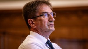 Völner Pál újra praktizálhat ügyvédként, hiába másodrendű vádlottja az egyik legnagyobb korrupciós pernek