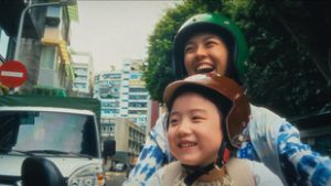 A Netflix új filmje teli van szívfacsaró drámával, mégis végigmosolyogtuk