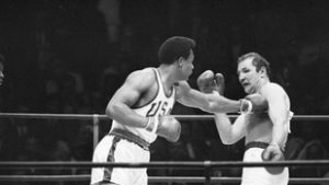 Elárverezik a garázsban felejtett 1968-as olimpiai aranyérmet