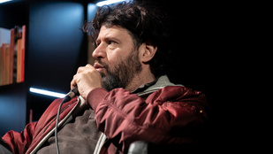 Itt valaki nagyon mellélőtt vagy betalált, ha tényleg ez a 25 legjobb sorozat