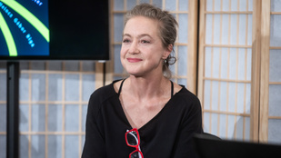 Für Anikó mackónadrágban csapongott az ebédlőasztalnál, így tanít meg minket élni