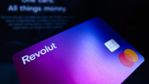 Bejelentést tett a Revolut, december 18-ig lehet kimenekíteni a vagyonokat