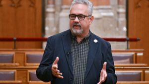 „Valaki adjon már Arató úrnak egy Xanaxot” – így kezdődött az őszi ülésszak utolsó három napja a parlamentben