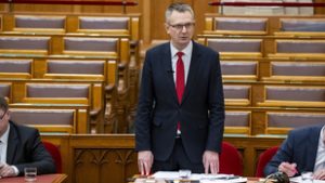 „Nem hazudott, csak nem fejtette ki az igazság minden részét” –  Rétvári megidézte Gyurcsány szellemét az Országházban