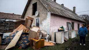 Hatalmas pusztítást okozott az árvíz Nógrádban: Attól félünk, hogy leszakad a tető, és meghalunk