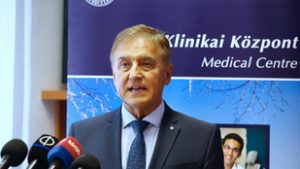 Nyílt levélben kérik a pécsi civilek Cziráki Attila professzort, hogy induljon a választásokon