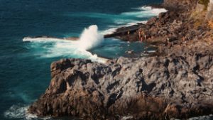 Négy ember meghalt, egy pedig eltűnt Tenerifén, miután egy erős hullám a nyílt tengerre sodorta őket