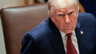 Donald Trump ismét porig alázott egy újságírót a Fehér Házban