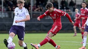 Óriási zakó során debütált a magyar futballreménység a Liverpoolban