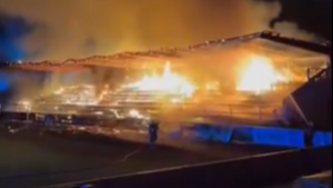 Leégették saját csapatuk stadionját a dühös szurkolók