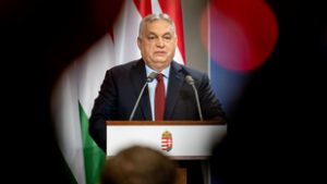 Orbán Viktor lehetséges jövőbeni szerepétől hullámvasútra ült a forint és kiakadtak a befektetők is