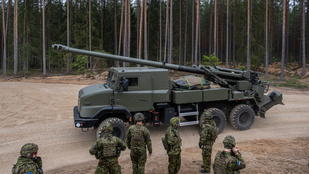 Észtország is háborúra készül, meghosszabbítják a kötelező katonai szolgálatot