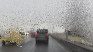 Ónos esőt hozhat a kedd, veszélyessé válhatnak az utak országszerte