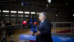 Orbán Viktor szerint az EU történelmi hibát követ el, és megszólalt a szlovákiai botrányról is