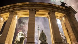 Vége a nagy szilveszteri durrogtatásoknak: Budapest több területén betiltották a pirotechnikai eszközöket