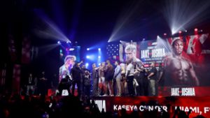 44 milliárdért teszi kockára az életét az influenszer a többszörös világbajnok ellen