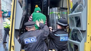 Manóruhás erőszaktevőt fogtak Liverpoolban az utcán