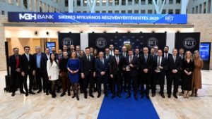 Történelmi pillanat a magyar tőzsdén, ennyien még nem mozdultak meg egy bankrészvényért