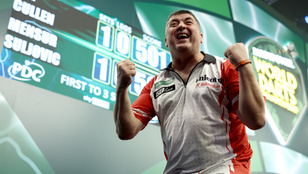 Kocsmasport a javából: mattrészegen nyert meccset a darts-vb-n az osztrák játékos